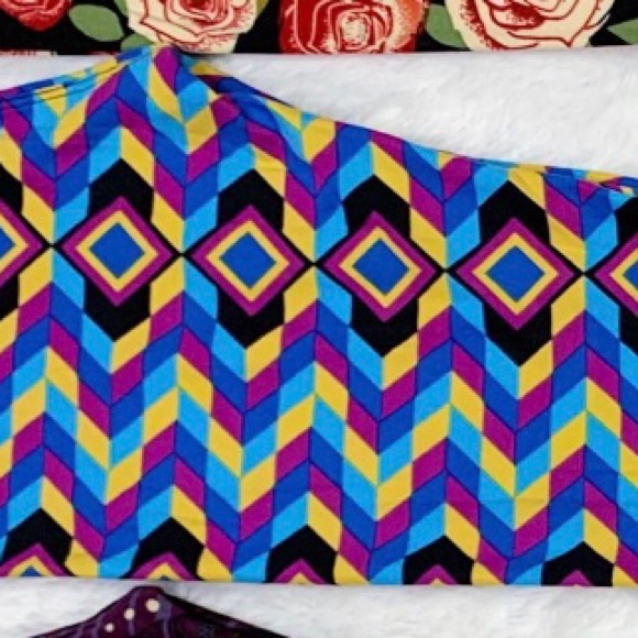 Trippy Geometrical LuLaRoe Leggings 💖🍭💖 - Picture 1 of 2
